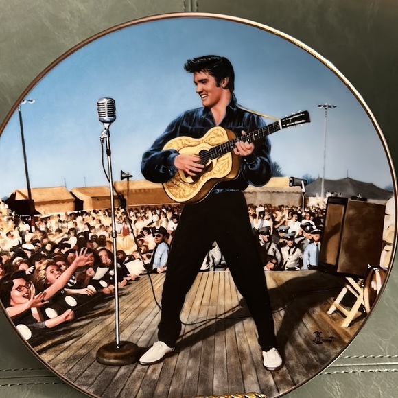 ELVIS PRESLEY Wall Plate “Back in Tupelo, 1956” Elvis Presley Enterprises - Picture 5 of 5